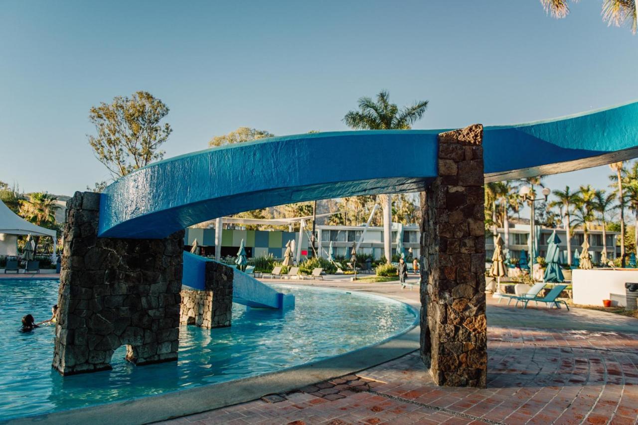 Hotel Y Parque Acuatico La Caldera Abasolo ภายนอก รูปภาพ