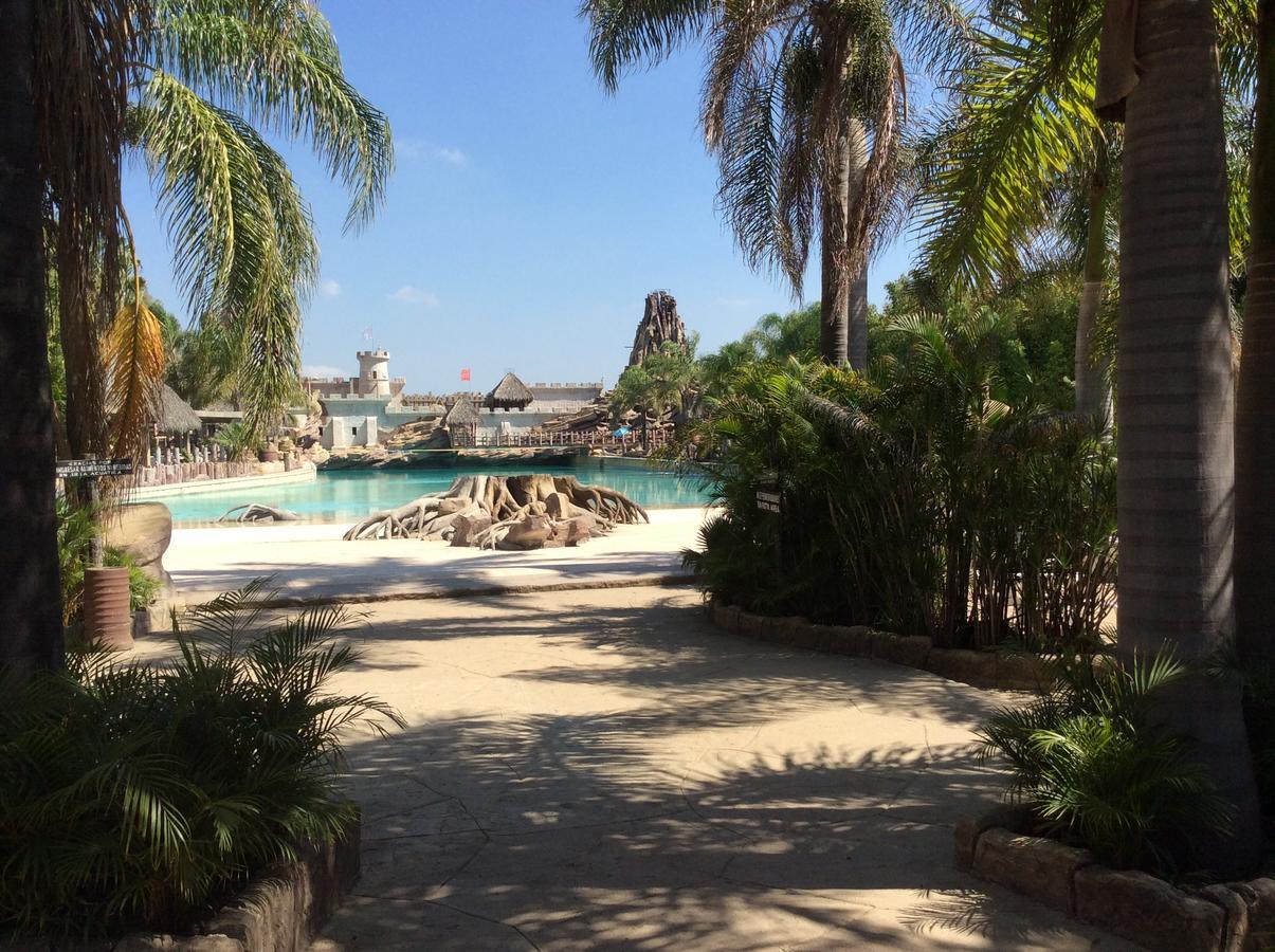 Hotel Y Parque Acuatico La Caldera Abasolo ภายนอก รูปภาพ