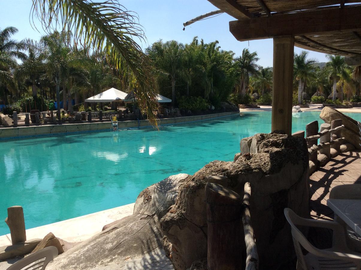Hotel Y Parque Acuatico La Caldera Abasolo ภายนอก รูปภาพ