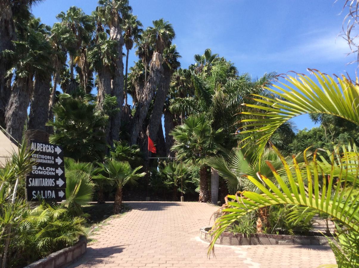 Hotel Y Parque Acuatico La Caldera Abasolo ภายนอก รูปภาพ
