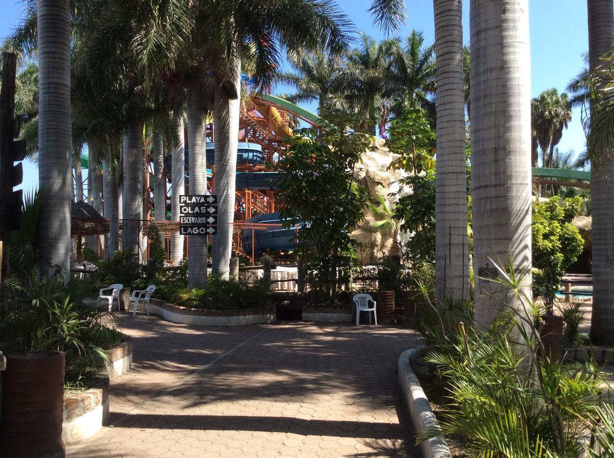 Hotel Y Parque Acuatico La Caldera Abasolo ภายนอก รูปภาพ